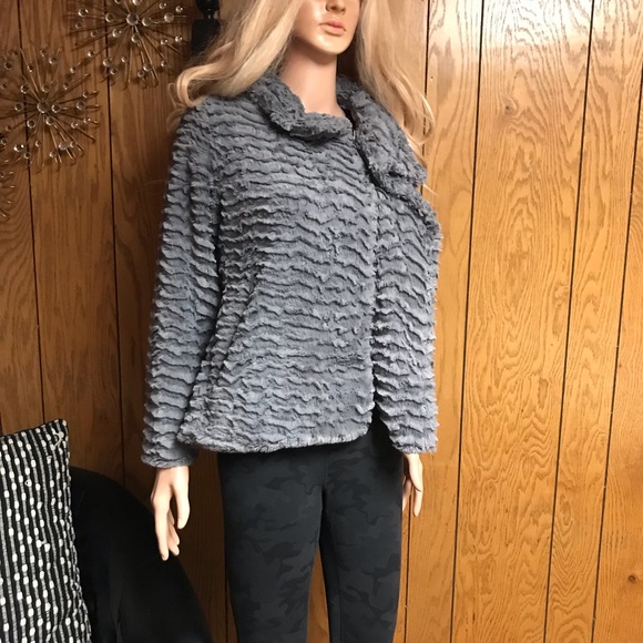 Patagonia" Pelage Gray Faux Fur Fleece Jacket - Picture 4 of 13